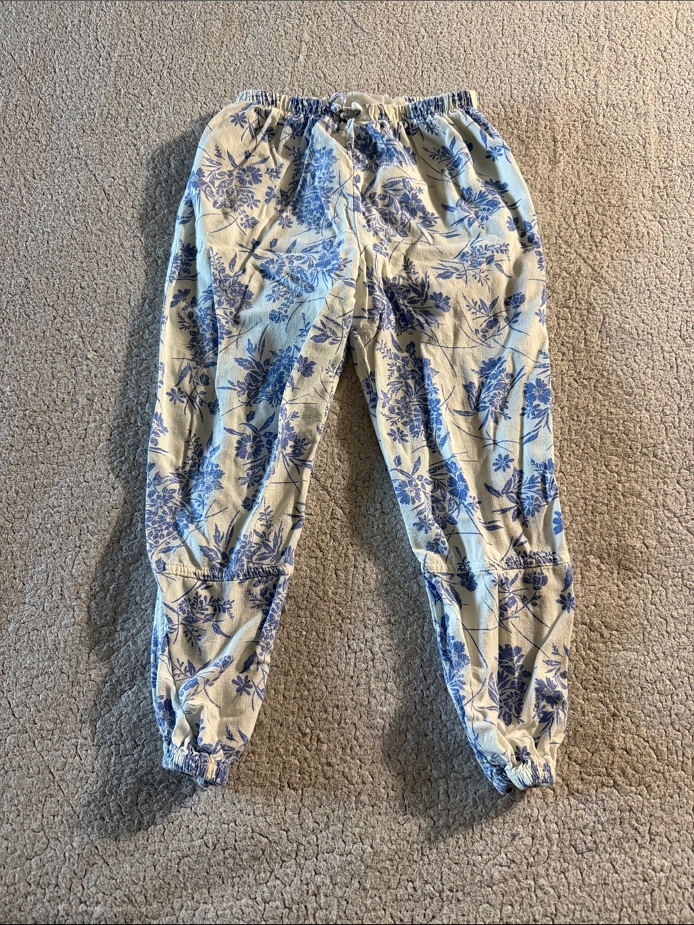 Paisley Lane Girls White Linen Blend Jogger Pants with Blue Floral Print 10
